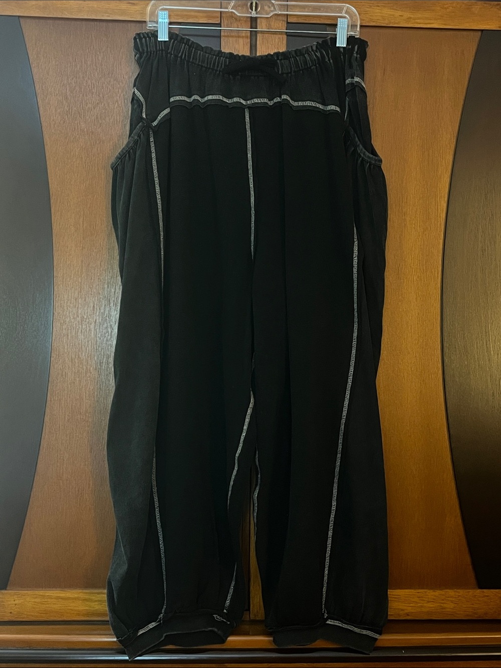 POL Black Relaxed Elastic Waist Pants w/Contrast White Stitching & Pockets